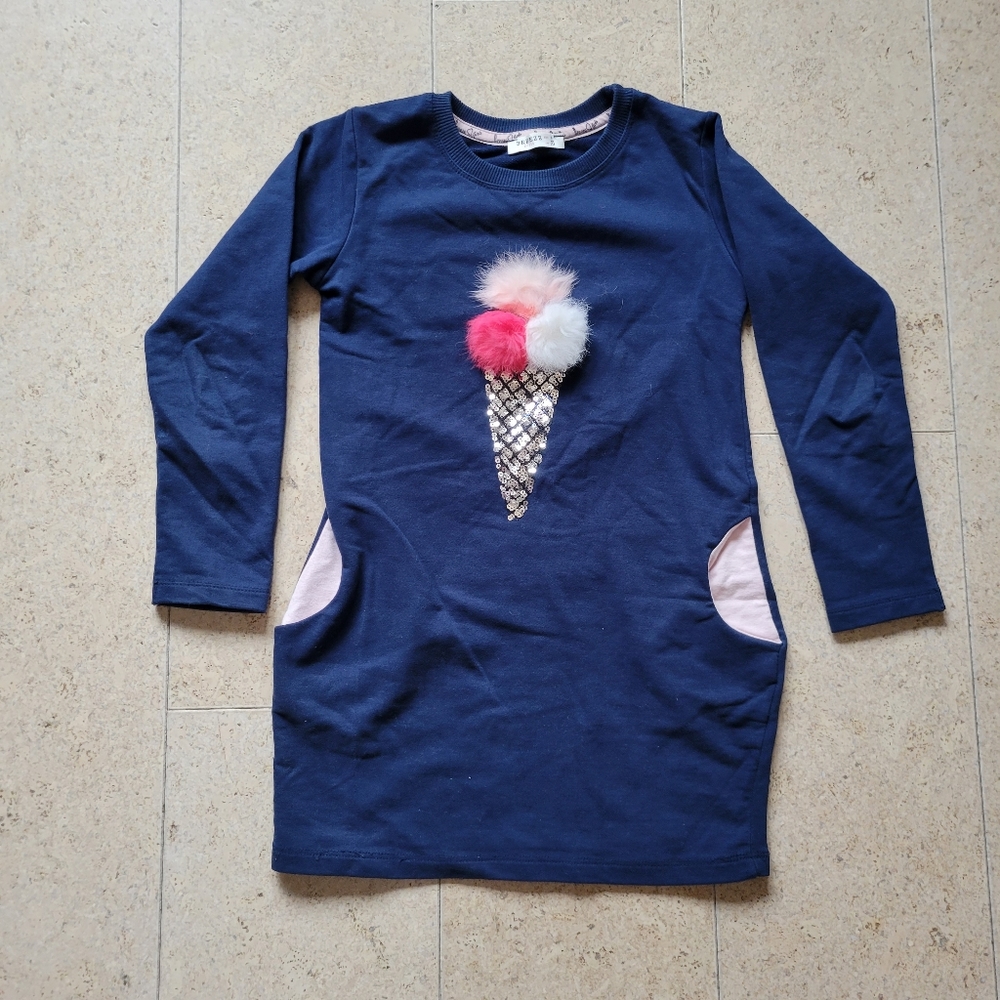 Navy blue knit dress / tunic for girls.  Size 9.  Used. Good condition